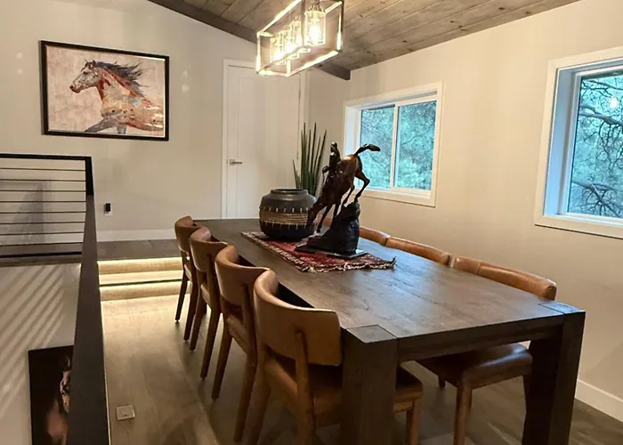 Memories And Luxury At Pine Ridge Retreat Holiday home